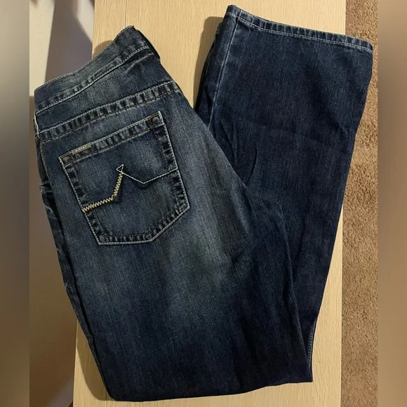 Ariat Men's Darkwash Lowrise M4 Jeans *LIKE NEW* - Picture 2 of 16